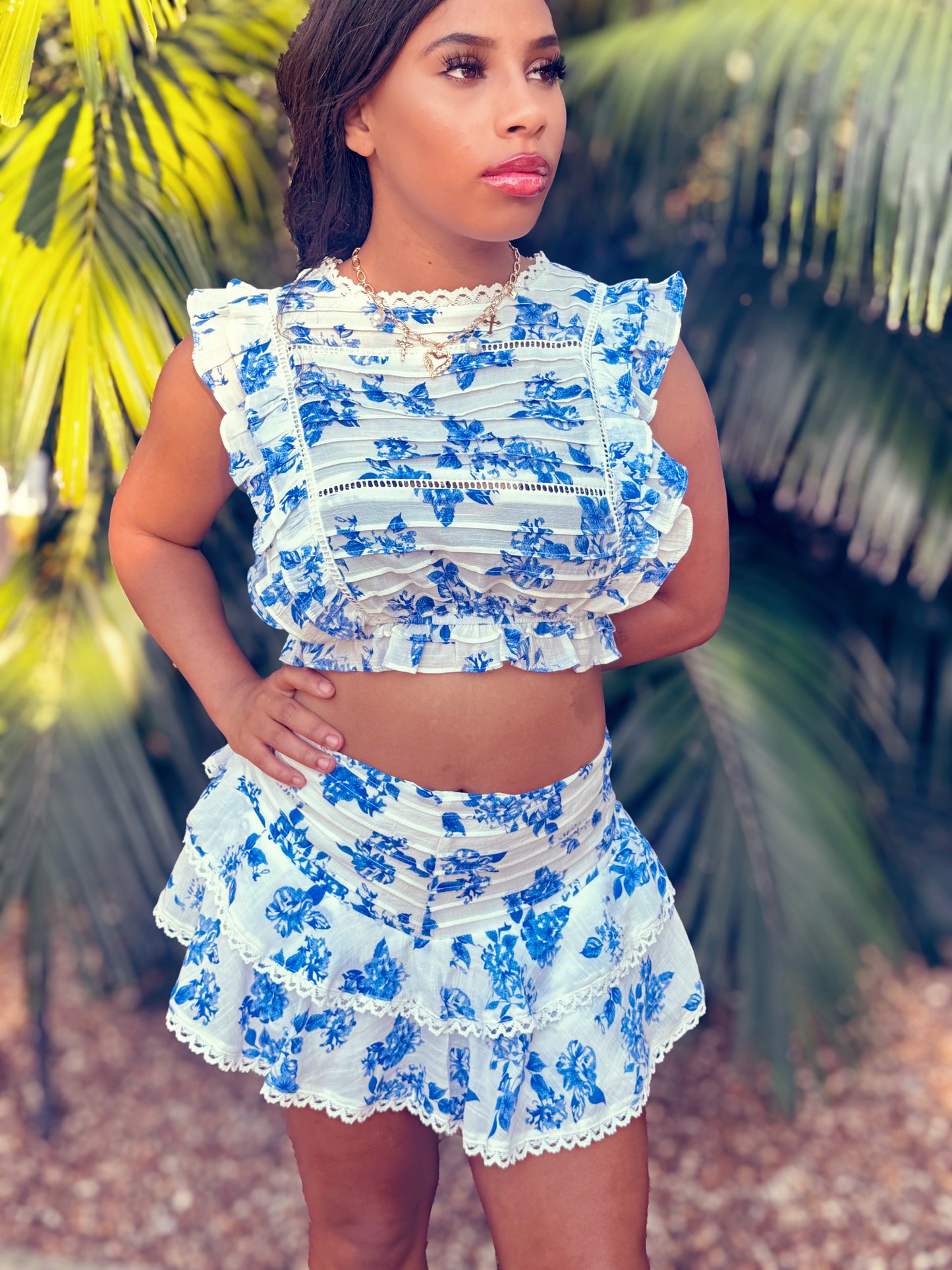 Blue and White Floral Print Pintuck Front Cap Sleeve Crop Top